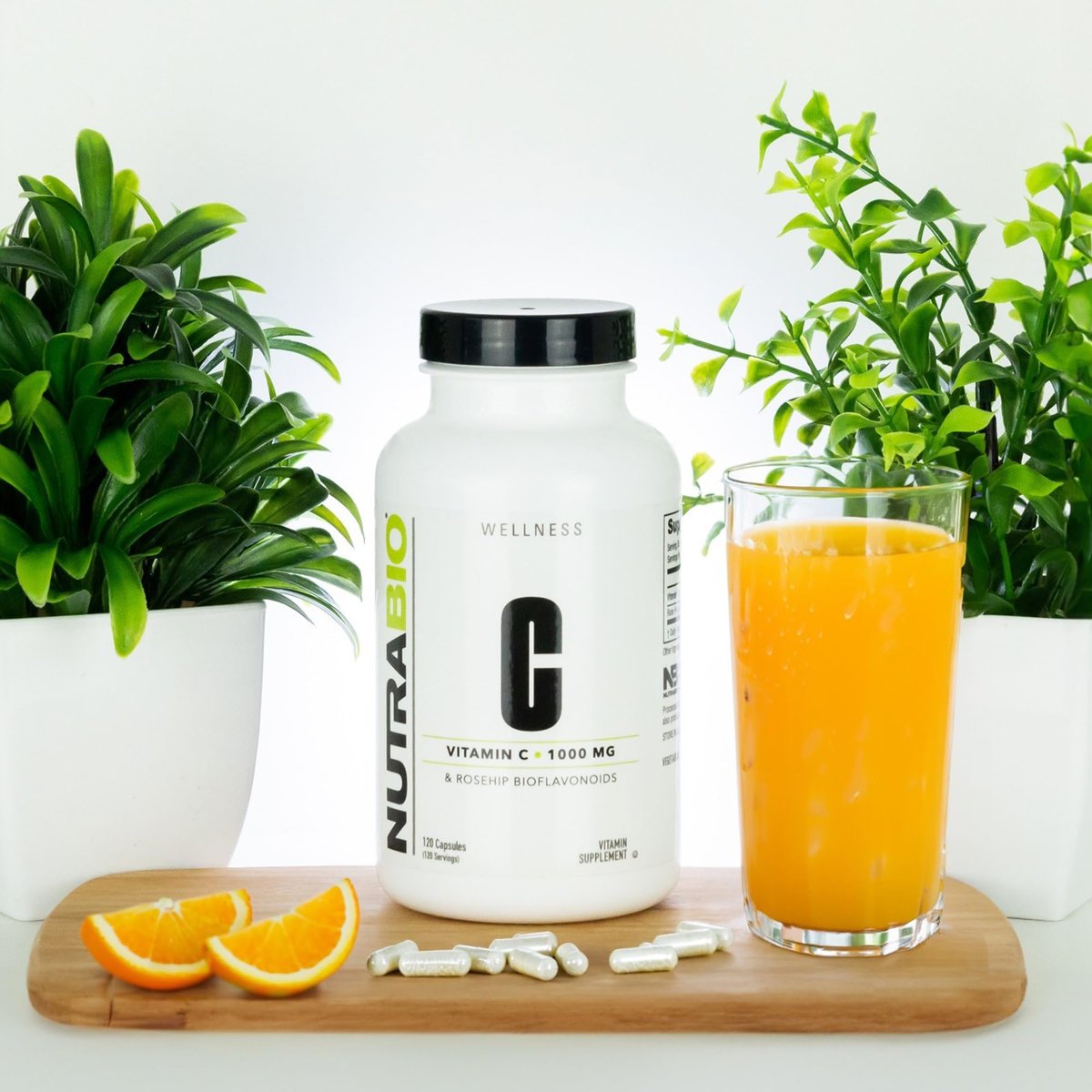 NutraBio Vitamin C mit Hagebutte – Unterstützt gesunde Knochen, Zähne und Zahnfleisch, Immunfunktion – Ohne Füllstoffe oder Hilfsstoffe – (120 Kapseln, 1000 mg Vitamin C pro Kapsel)