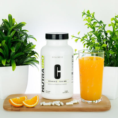 NutraBio Vitamin C mit Hagebutte – Unterstützt gesunde Knochen, Zähne und Zahnfleisch, Immunfunktion – Ohne Füllstoffe oder Hilfsstoffe – (120 Kapseln, 1000 mg Vitamin C pro Kapsel)