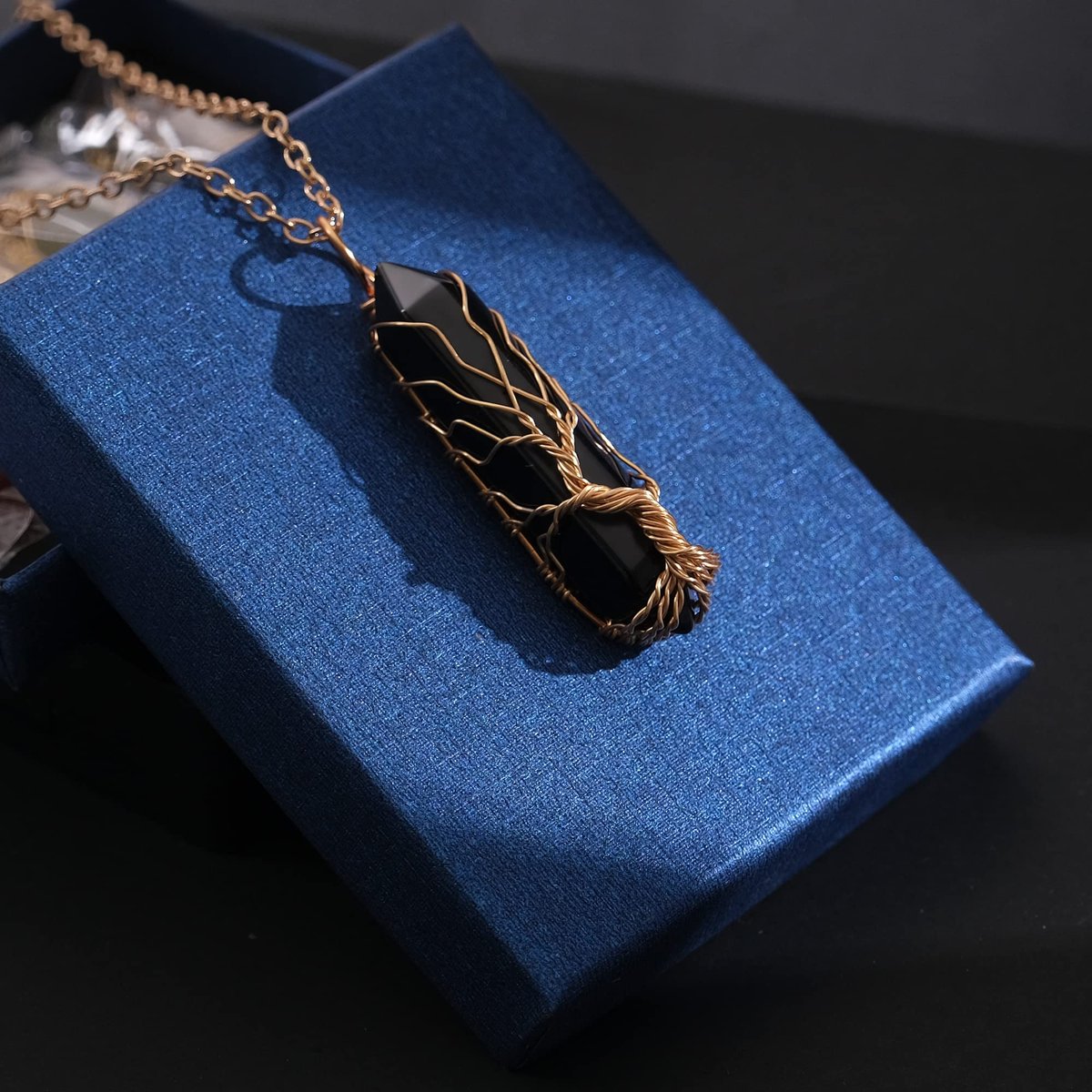 VIBILIA Heilender Kristall-Anhänger Baum des Lebens – Drahtgewickelter schwarzer Steinspitzen-Anhänger, sechseckig, Reiki-Spiritueller Schmuck für Frauen und Männer