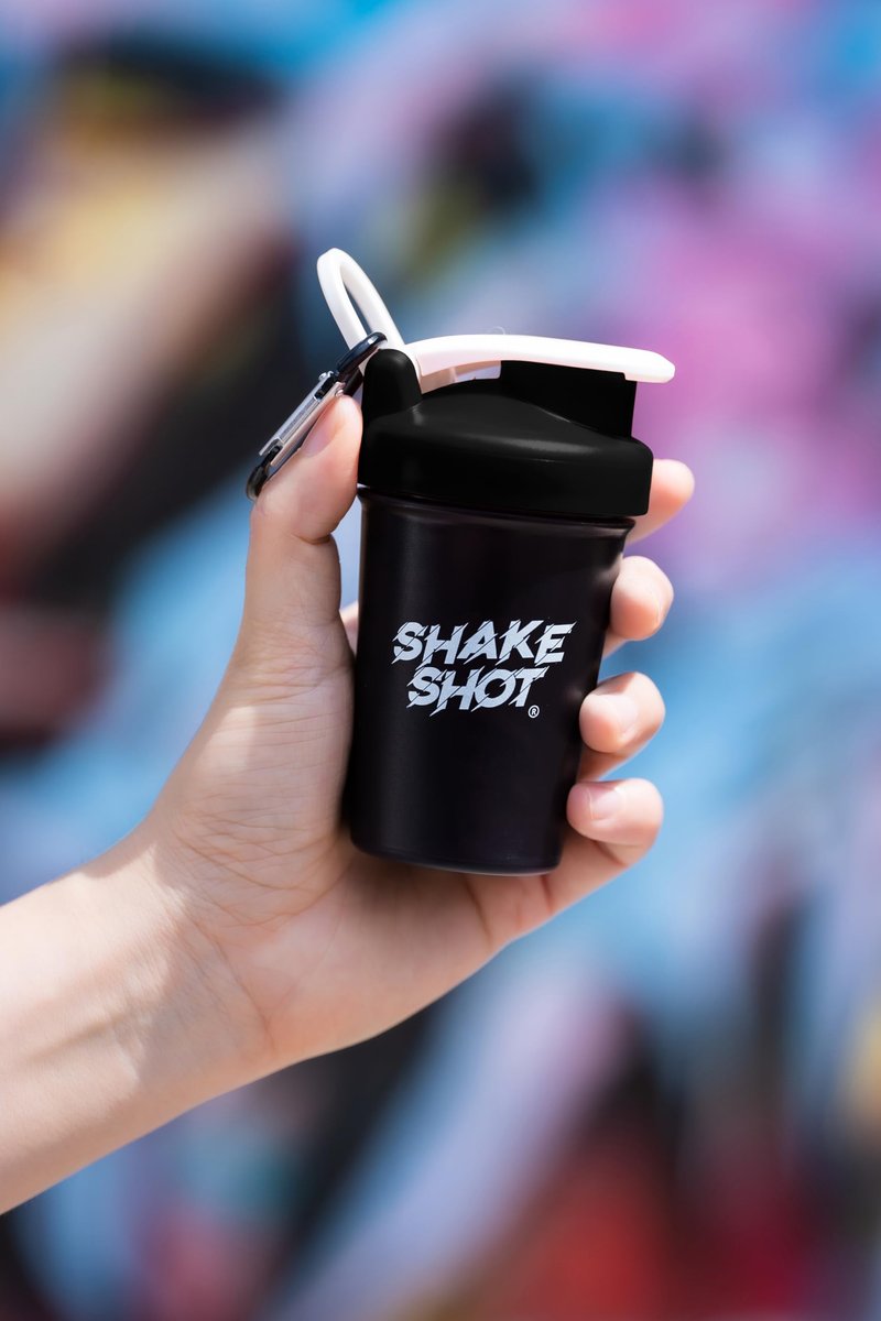 Shake Shot Mini Shaker Flasche 4oz Schwarz – Ideal für Pre-Workout, Creatin und kleine Portionen (Nicht für Protein) – Mit Clip & Shaker-Kugel