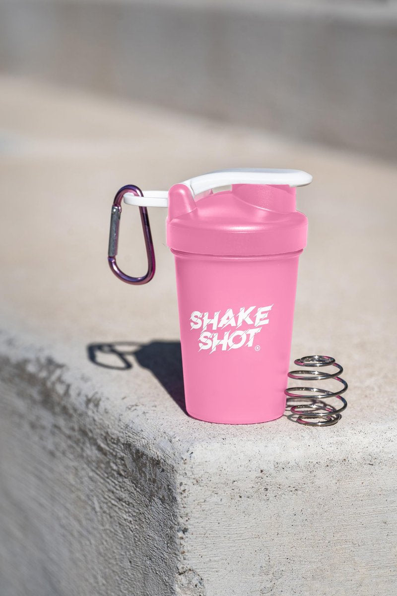 Shake Shot Mini Shaker Flasche Pink 4oz – Ideal für Pre-Workout, Kreatin und kleine Nahrungsergänzungsmittel (nicht für Protein) mit Clip und Shaker-Kugel