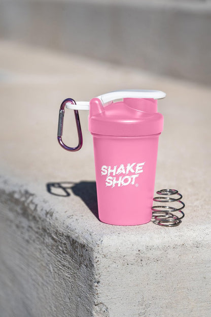 Shake Shot Mini Shaker Flasche Pink 4oz – Ideal für Pre-Workout, Kreatin und kleine Nahrungsergänzungsmittel (nicht für Protein) mit Clip und Shaker-Kugel