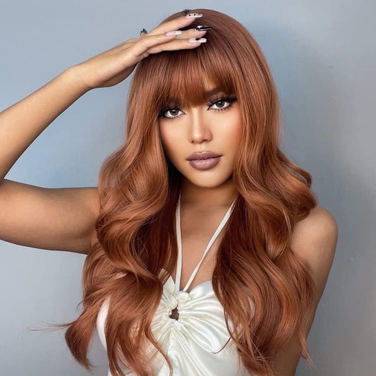 HAIRCUBE Auburn Perücke mit Pony – Lockige Orange Perücke für Frauen, Hitzebeständige Kunstfaserperücke für den täglichen Gebrauch (Orangebraun)