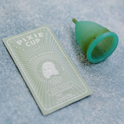 Pixie Cup Fleckenentferner – Der einzige Sterilisator-Reiniger, der Flecken von wiederverwendbaren Menstruationstassen und -scheiben entfernt – Organische und natürliche Inhaltsstoffe für die Intimhygiene (5 Beutel)