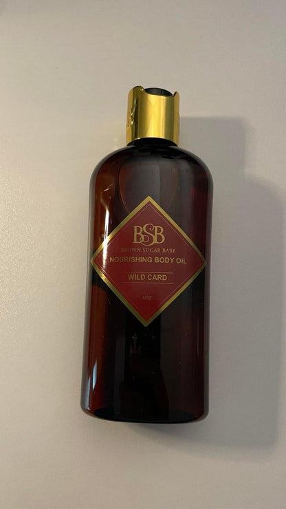 Brown Sugar Babe Wild Card Body Oil – Nährendes Öl mit Jasmin- und Zedernholzduft, parfümiertes Hautpflegeöl, 118 ml