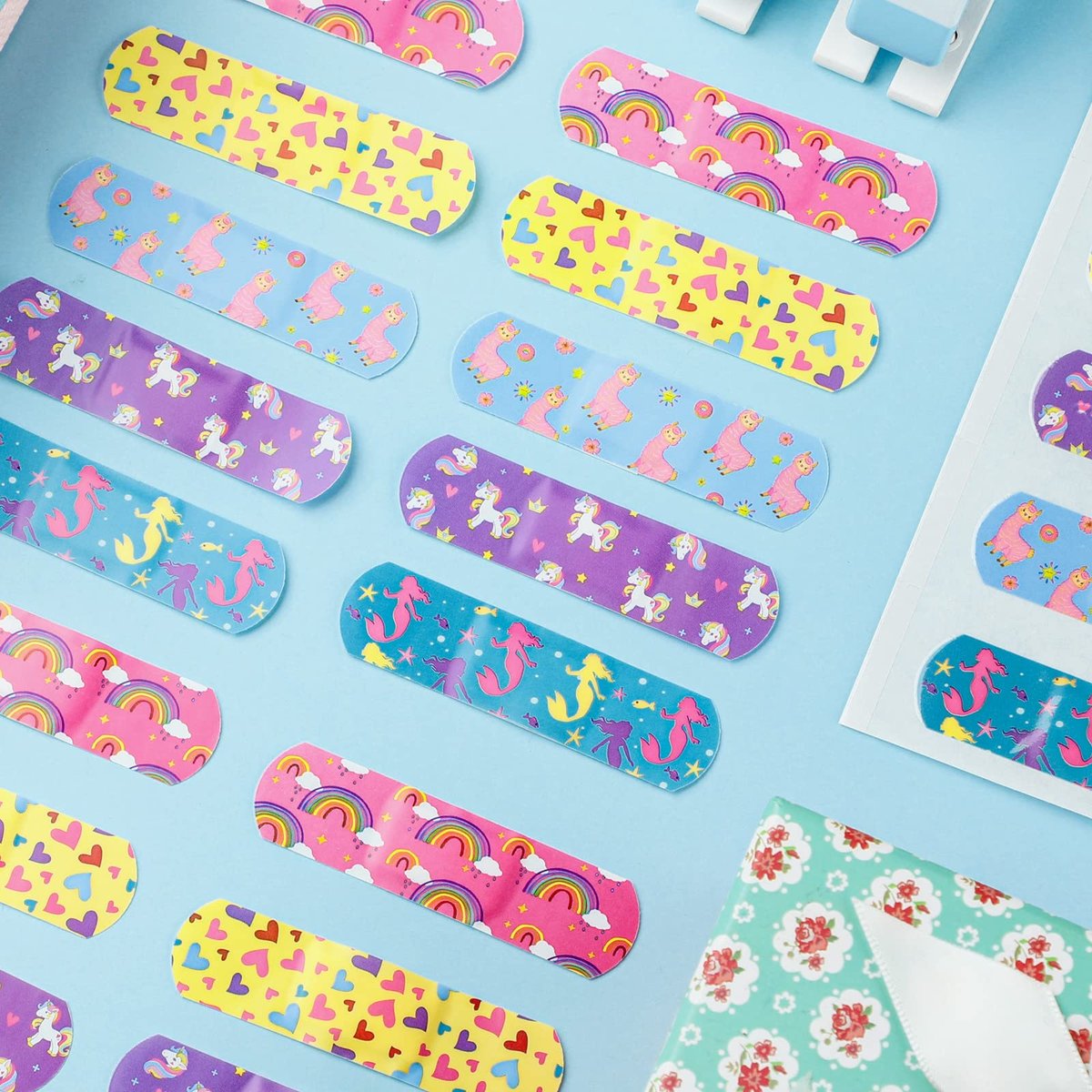 Tondiamo 200 Stücke 5 Stile Cartoon Pflaster für Kinder – Flexible Klebestreifen, Wasserdicht, Bunte Aufkleber für Mädchen, Schutzpflaster für Schnitte, Schrammen, Verbrennungen