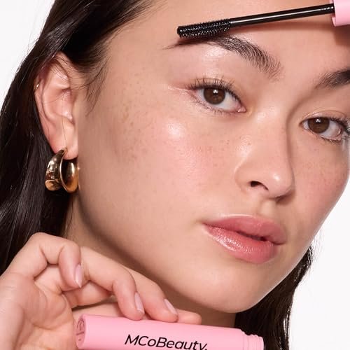 MCoBeauty - Hair & Brow Magic Wand - 2-in-1 Gel für Babyhaare und Augenbrauen - Flexible Silikonbürste mit Borsten - Vielseitiges Haar- und Brauengel - Geschenkidee