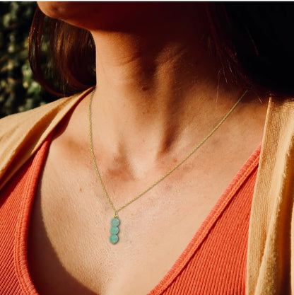 SmileBelle Jade Kette für Damen, Zarte Kristallkette mit Jadeperlen, Grüne Halskette mit Kristall-Anhänger als Geschenk zum Jahrestag oder Geburtstag für Mädchen