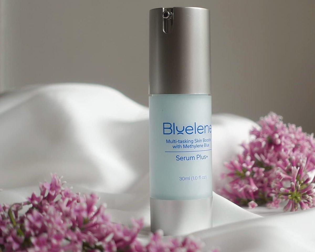 Bluelene Serum Plus+ – Methylene Blue, Hyaluronsäure, NextGen Vitamin C & Aloe Vera – Beruhigendes Gesichtsserum für empfindliche Haut, 30 ml