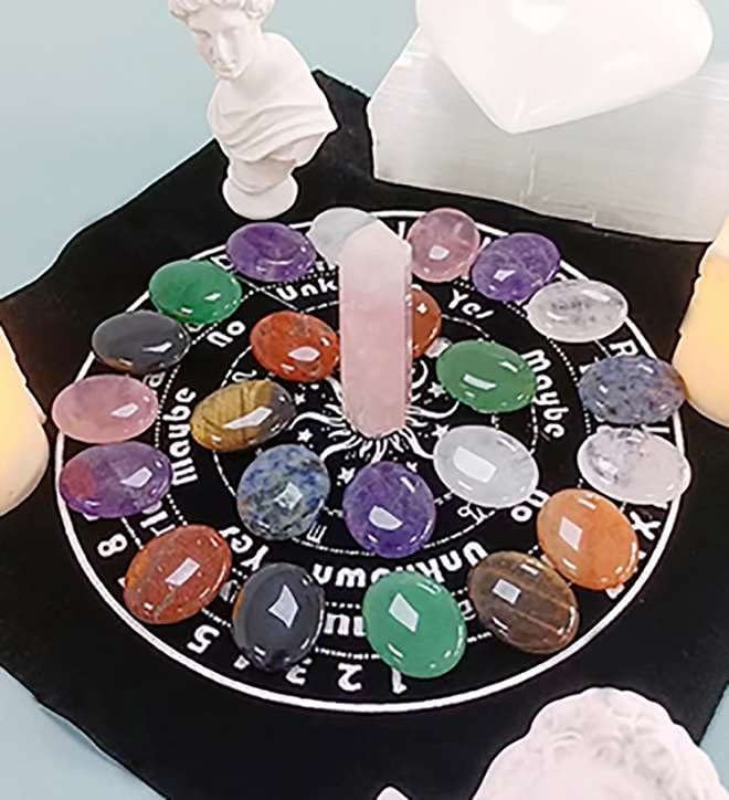 LAIDANLA 10er Set Heilende Kristalle Palmstein-Set Oval Kristall Amethyst Rosenquarz Obsidian Klarer Quarz Polierte Natursteine Taschenedelstein Hausdekoration für Meditation und Angst Stressabbau