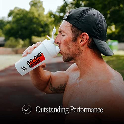 BARE PERFORMANCE NUTRITION Go One More BlenderBottle Shaker Flasche 28 oz mit Drahtschneebesen, Weiß