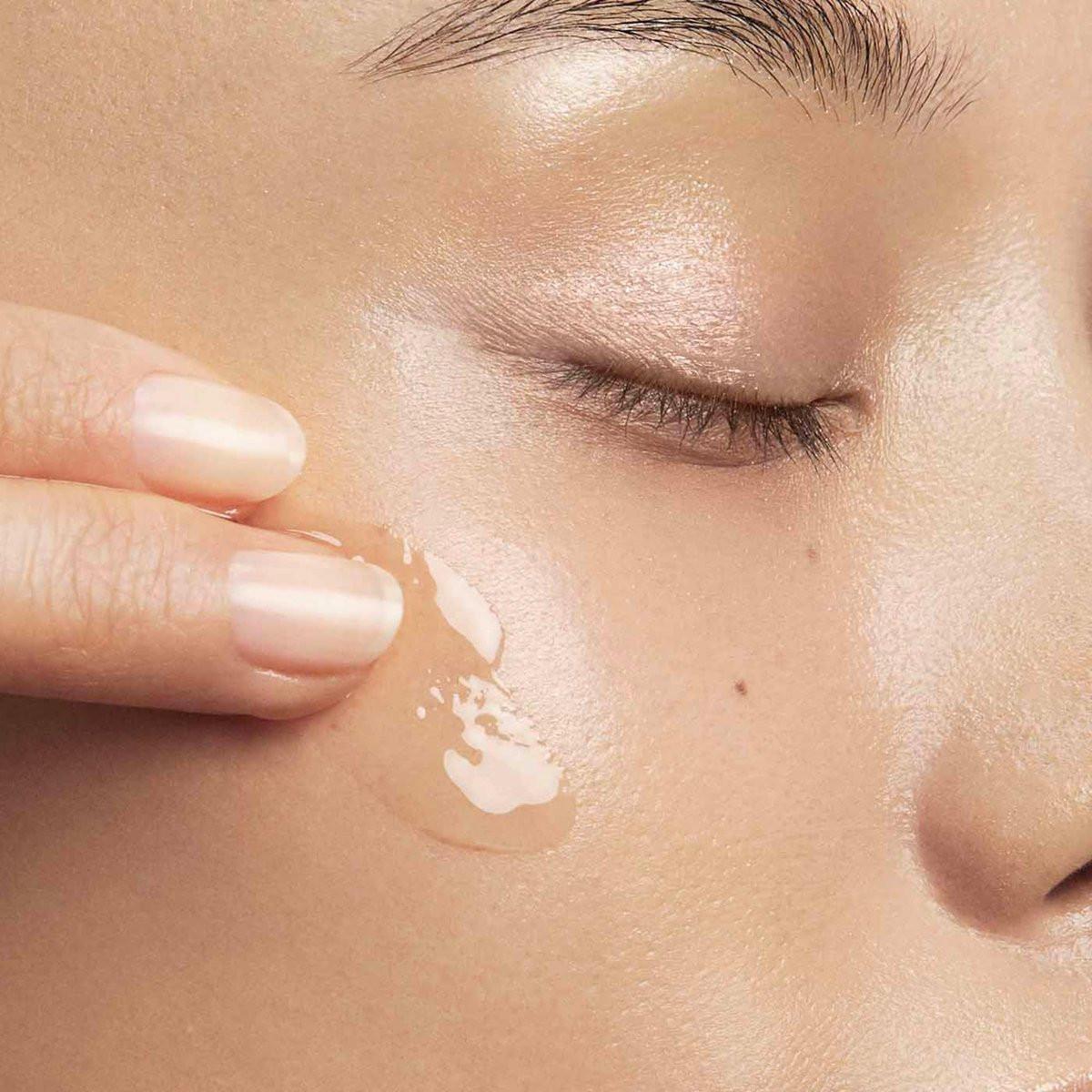 Clarins Lotus Gesichtsöl | Hydratisiert, tonisiert und balanciert die Haut | Verfeinert sichtbar die Poren | Reduziert feine Linien | Die Haut fühlt sich sofort samtig an* | 100% natürliche Pflanzenextrakte | Für ölige bis Mischhaut