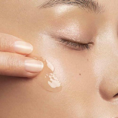 Clarins Lotus Gesichtsöl | Hydratisiert, tonisiert und balanciert die Haut | Verfeinert sichtbar die Poren | Reduziert feine Linien | Die Haut fühlt sich sofort samtig an* | 100% natürliche Pflanzenextrakte | Für ölige bis Mischhaut