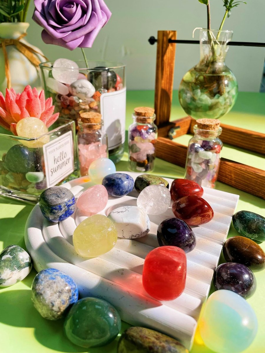 DUQGUHO 15 Stücke natürliche Kristalle Bulk Tumbled Stones poliert unregelmäßig Quarz Kristall Set Chakra farbige Edelsteine Vase Filler Landschaft Boden Dekoration Energie Reiki Anfänger Dekoration