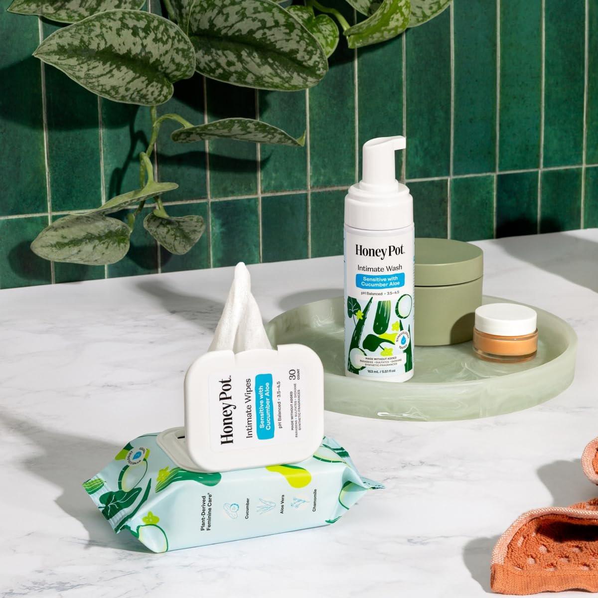 The Honey Pot Company - Intimwaschgel - mit Kräuterextrakten - für empfindliche Hauttypen - pH-ausgeglichene, pflanzliche Hygiene - Sensitiv mit Gurke & Aloe Vera - 163 ml