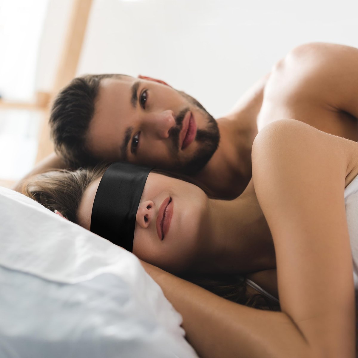 FRESHME Satin Schlafmaske - Bequeme Augenmaske für Frauen und Männer, weiche, verstellbare, blickdichte Augenabdeckung für Nacht Schlaf, Reisen, Meditation, reines Schwarz, Valentinstagsgeschenk 160cm/63in