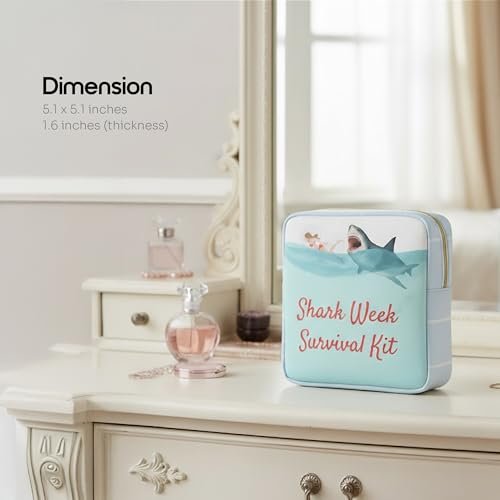 Primo Lines Period Pouch – Kompakte, stilvolle, diskrete Periodentasche für die Schule mit wasserdichtem Innenfutter, passend für Binden & Tampons, süße Binden-Tasche für Teenager, Reisen, Schule, Mädchen Perioden-Set