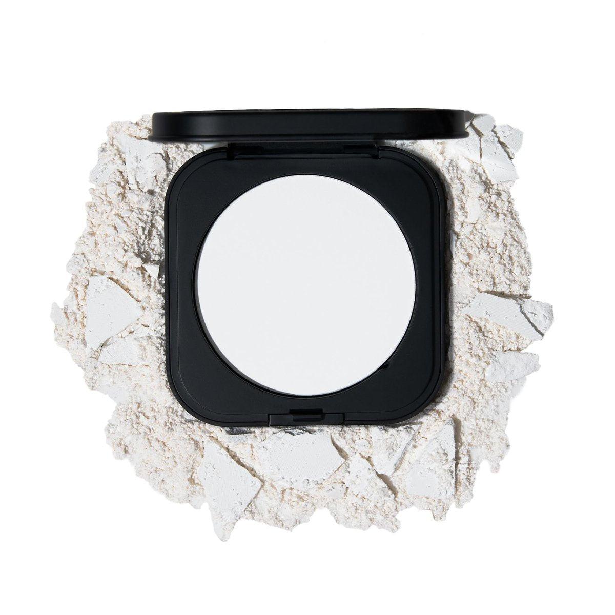 LAURA GELLER NEW YORK Matte Maker Pressed Setting Powder – Translucent – Puder zum Fixieren & Finishen – Ölkontrolle – Filterähnliches Matt-Finish – Für alle Hauttypen