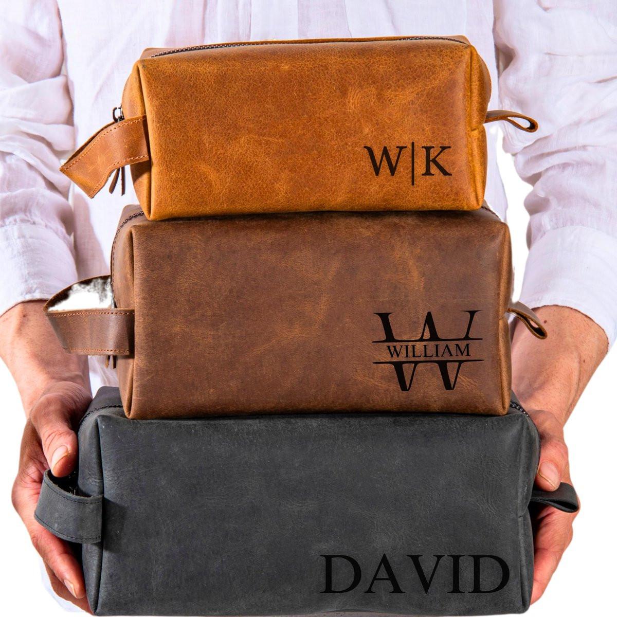 Personalisierte Ledertasche für Rasierzubehör – Individuelles Dopp Kit mit Name oder Initialen, Reisegeschenk für Trauzeugen, Ehemann, Papa, Freund, Geburtstag, Jahrestag, Valentinstag Geschenke für Männer