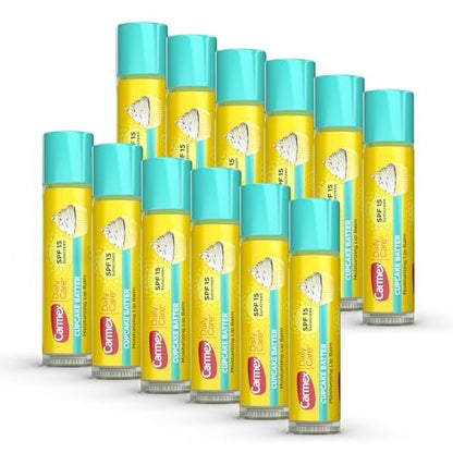Carmex Daily Care Feuchtigkeitsspendender Lippenbalsam mit LSF 15, Cupcake Batter Geschmack, 0,15 oz pro Stück, 12er-Pack