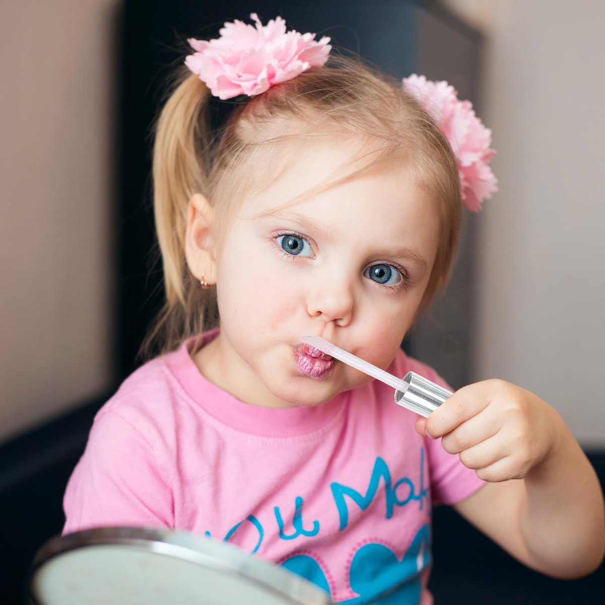 Hello Kitty 5-teiliges pflanzliches, feuchtigkeitsspendendes Lipgloss-Set für Mädchen, Kinder und Kleinkinder – perfekt für Partys, Übernachtungen, Makeover und als Geburtstagsgeschenk für Mädchen ab 3 Jahren von Townley Girl