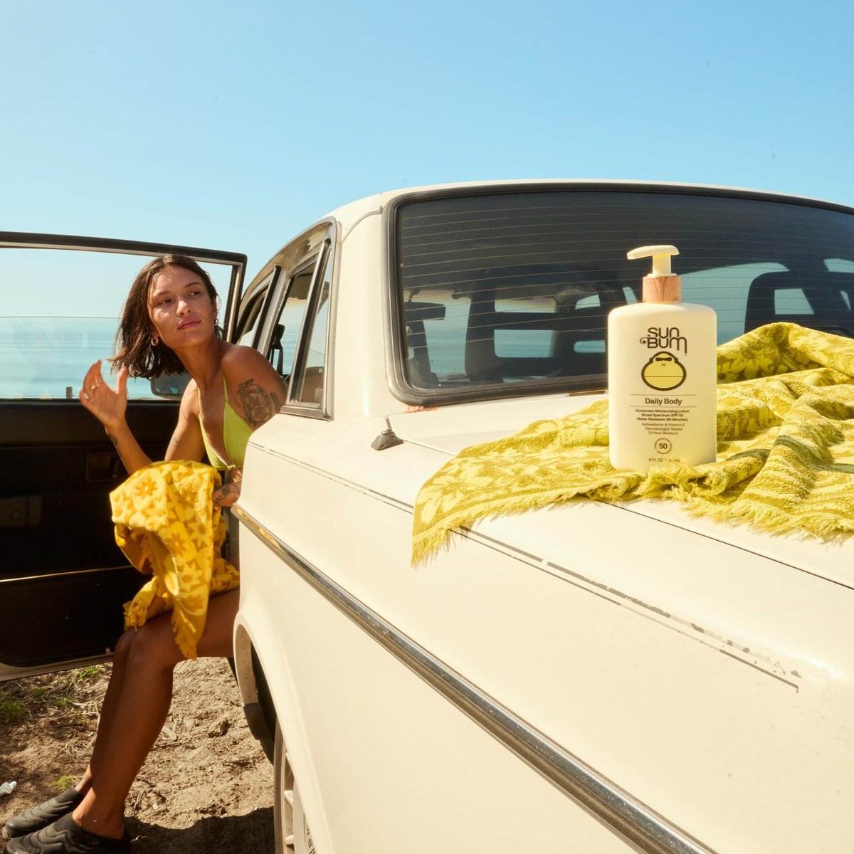 Sun Bum Tägliche SPF 50 Sonnencreme Körperlotion – Breitspektrum feuchtigkeitsspendender Sonnenschutz mit Vitamin E – Vegan und Hawaii 104 Act konform (ohne Octinoxat & Oxybenzon) – Dermatologisch getestet – 236 ml