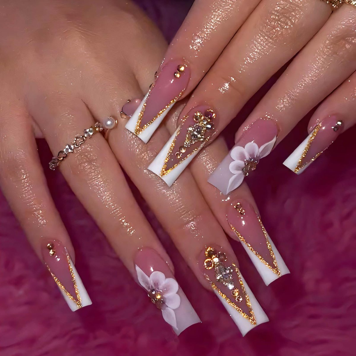 QQPPOLIU Press On Nails – French, Nude, Blumen & Strassdesigns – Lange, Mittlere, Sargform, Quadratisch, 3D, Glitzer, Fake Nägel – 24 Stück