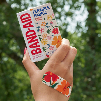 Band-Aid Flexible Fabric Pflaster Wildflower Design, 30 Stück, hautfreundlich und atmungsaktiv