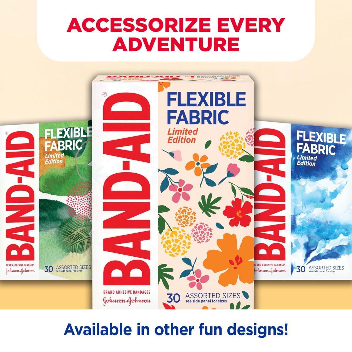 Band-Aid Flexible Fabric Pflaster Wildflower Design, 30 Stück, hautfreundlich und atmungsaktiv