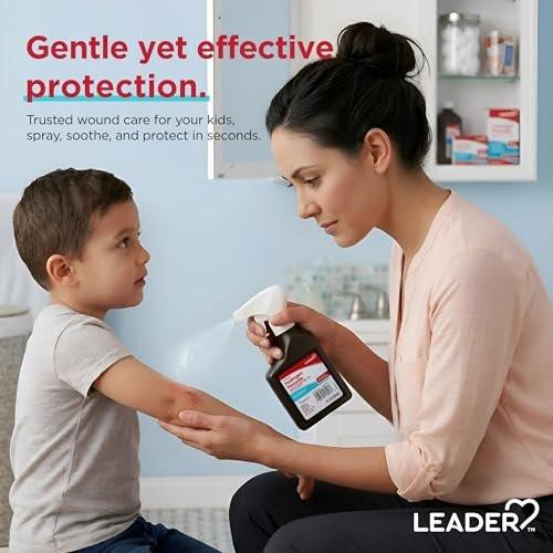 Leader Wasserstoffperoxid 3% Lösung zur topischen Anwendung, Erste-Hilfe-Antiseptikum, Mehrzweckreiniger, Sanft und effektiv für Zuhause, Schnitte und Schürfwunden, einfach zu verwenden, 8 Fl Oz Sprühflasche (2er-Pack)