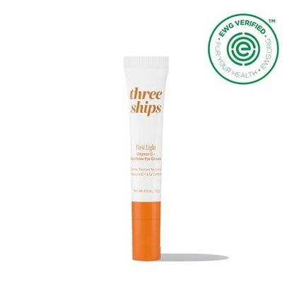 Three Ships – First Light Vitamin C + Koffein Augencreme | Entschwellen, Aufwachen, Hydratisieren der Augenpartie | Tierversuchsfrei, Vegan, Parabenfrei, Für empfindliche Haut geeignet (0,5 oz | 15 g)