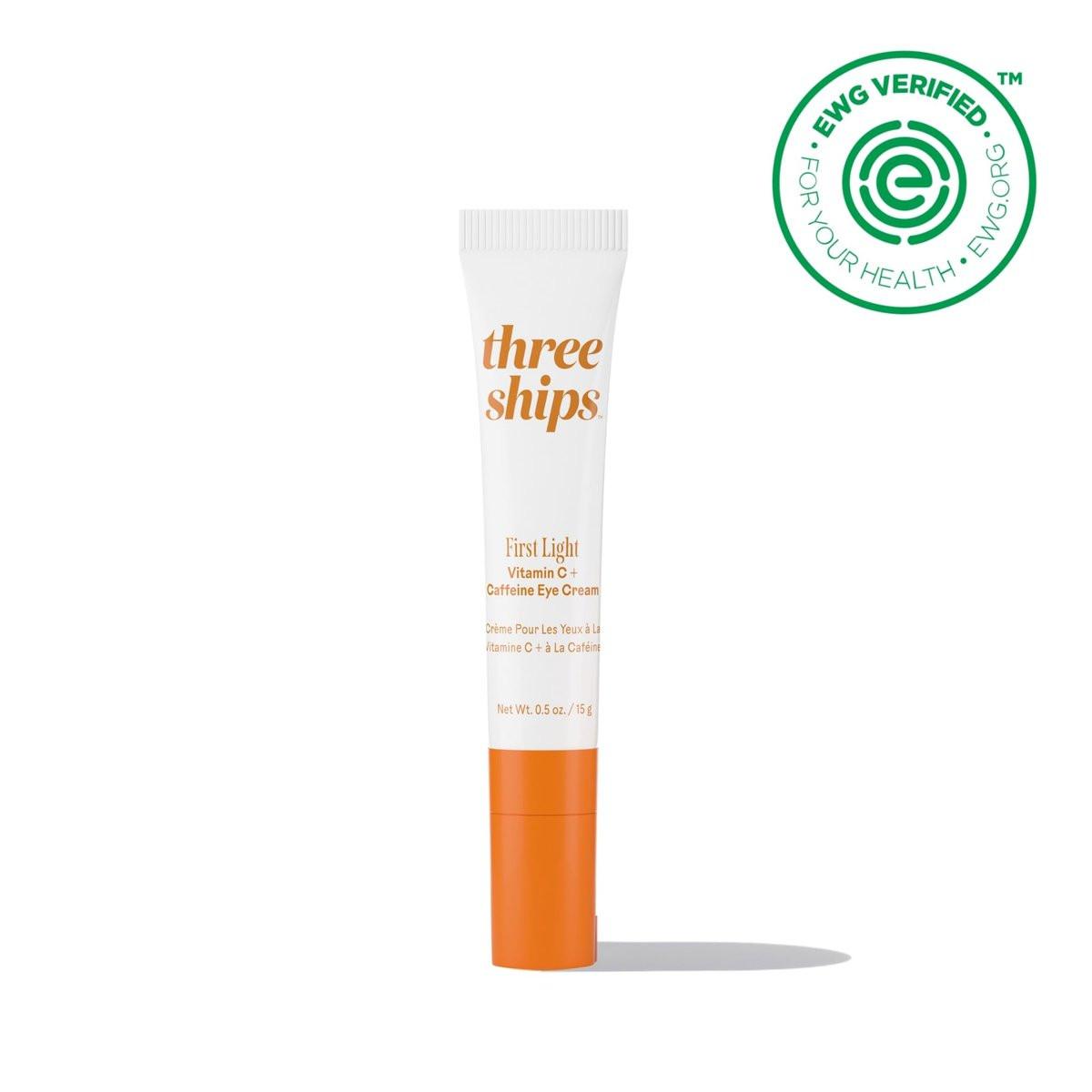 Three Ships – First Light Vitamin C + Koffein Augencreme | Entschwellen, Aufwachen, Hydratisieren der Augenpartie | Tierversuchsfrei, Vegan, Parabenfrei, Für empfindliche Haut geeignet (0,5 oz | 15 g)