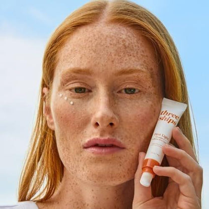 Three Ships – First Light Vitamin C + Koffein Augencreme | Entschwellen, Aufwachen, Hydratisieren der Augenpartie | Tierversuchsfrei, Vegan, Parabenfrei, Für empfindliche Haut geeignet (0,5 oz | 15 g)