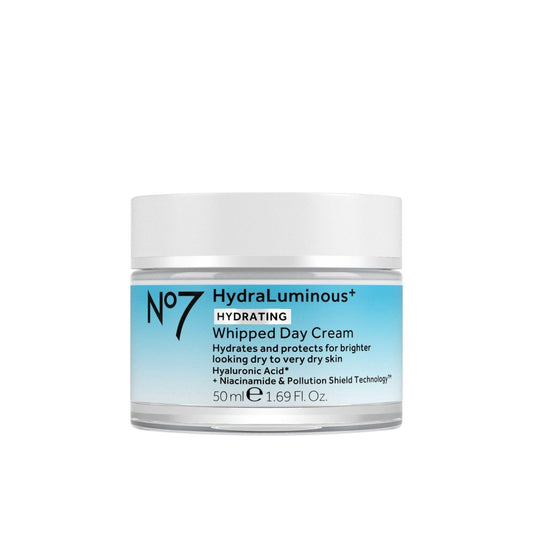 No7 HydraLuminous+ Hydrating Whipped Day Cream – Feuchtigkeitscreme mit Hyaluronsäure & 2% Niacinamid für die Hautbarriere (50 ml)