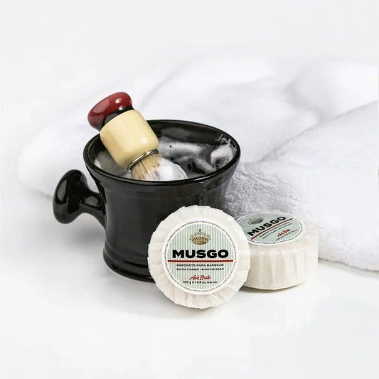 Ach Brito Musgo Rasierseife, 100g - Hergestellt in Portugal, Natürliche Inhaltsstoffe, Sanfte Rasur - Klassische Seife für Männer - Traditionelles Portugiesisches Pflegeprodukt, Weiß