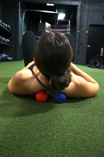 GolgiStim Lacrosse Massage Bälle für Triggerpunkt-Therapie, Muskelknoten, Yoga, myofasziale Entspannung – 2er-Set mit Netzbeutel (Rot und Blau)