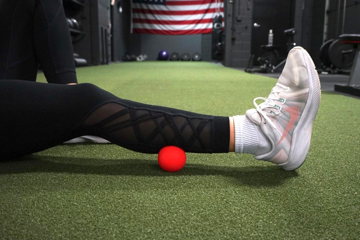 GolgiStim Lacrosse Massage Bälle für Triggerpunkt-Therapie, Muskelknoten, Yoga, myofasziale Entspannung – 2er-Set mit Netzbeutel (Rot und Blau)