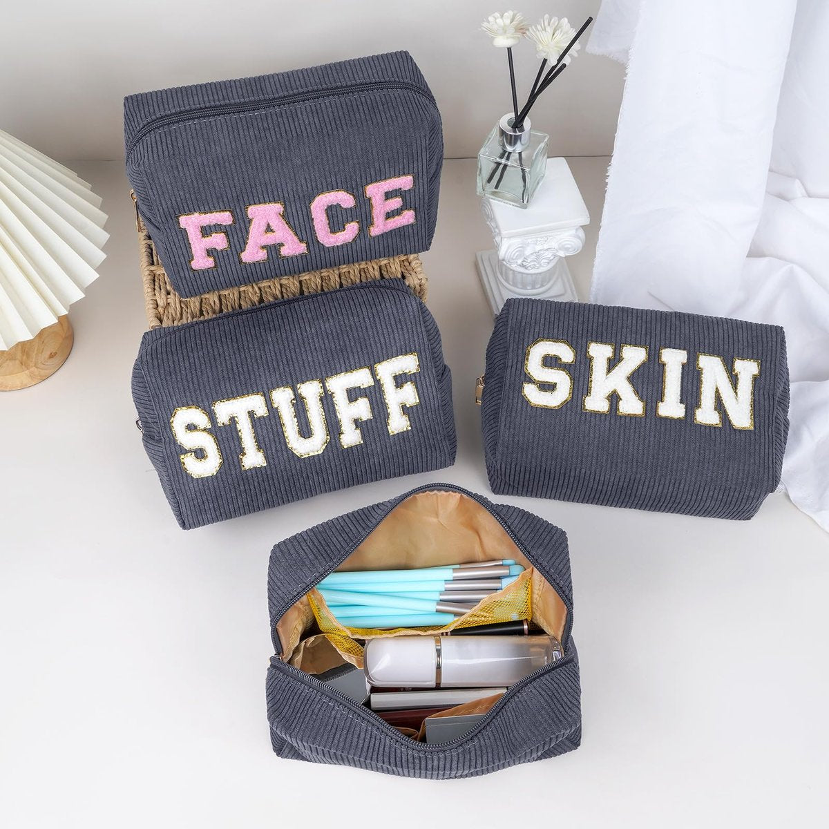 MAGEFY Kleine Make-up Tasche für die Handtasche – Portable Kosmetiktasche mit Fächern aus Cord – Make-up Beutel für Frauen und Reise (Dunkelgrau, SKIN)