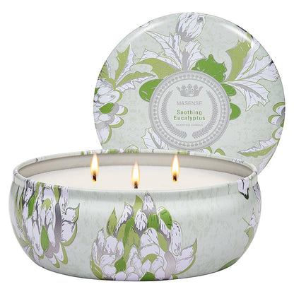 M&SENSE Beruhigende Eukalyptus Duftkerze, Große 3-Docht Soja-Kerze im Blech, Über 40 Stunden Brenndauer, 100% Natürliches Veganes Wachs, Entspannende Aromatherapie Ästhetische Kerze Geschenk für Frauen Männer