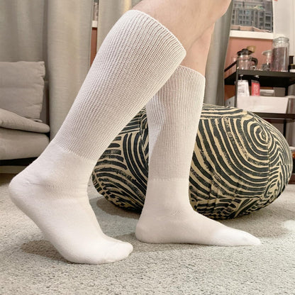 Ioryzek Bariatrische Diabetikersocken für Damen und Herren, Extra weite Wade Kniestrümpfe für geschwollene Füße, Lymphödem, Neuropathie, Ödeme, Nicht einengende Krankenhaus Gehstiefel Socken, 3 Paar Weiß