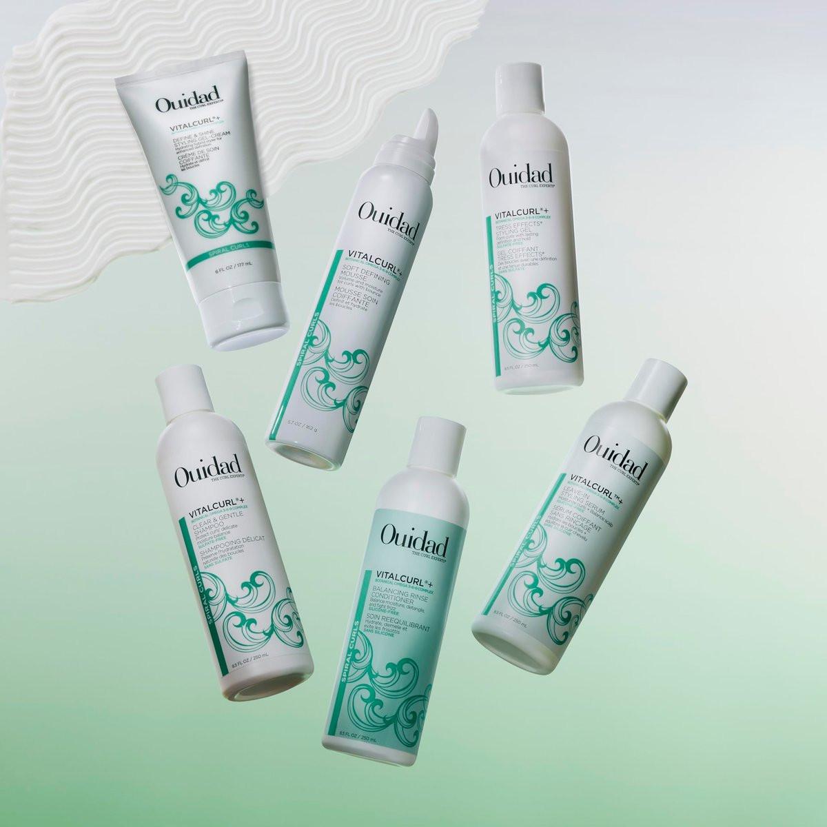 Ouidad VitalCurl+ Leave-In Styling Haarserum – 8,5 oz, Leichtes Feuchtigkeitsserum für Locken & Kopfhaut, Multifunktionaler Air-Dry Styler oder Behandlung, stellt Strähnen wieder her, verleiht Glanz, für alle Lockentypen