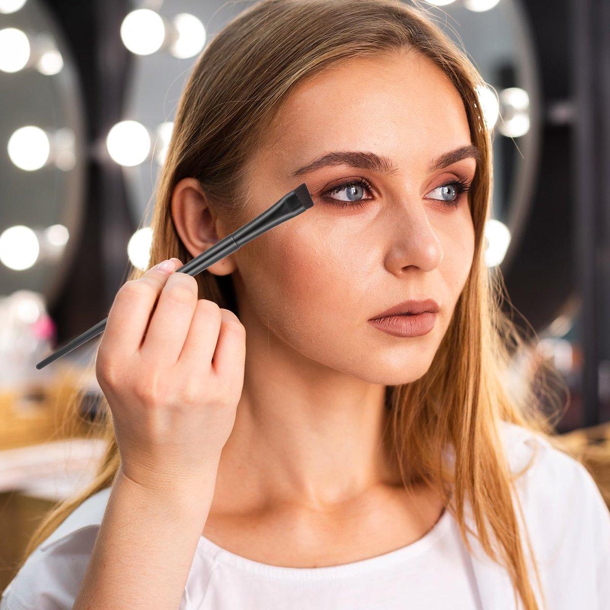 9-teiliges Set mit abgewinkelten Eyeliner- und Augenbrauenpinseln - Flacher Tönungspinsel, feiner schräger Applikator, ultrafeiner Make-up-Pinsel für Lidschatten und Eyeliner
