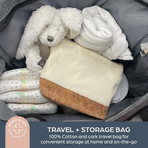 Dreambaby Neat and Tidy 9-teiliges Baby-Pflegeset mit Weizengras, Babyhaarbürste und Kamm, Baby-Reiseutensilien in Baumwoll- und Korktasche, umweltbewusstes Design