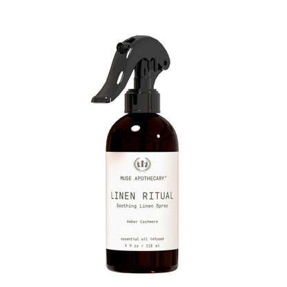 Muse Apothecary Linen Ritual – Aromatischer, beruhigender und entspannender Wäscheduft, Raum- und Textilspray mit ätherischen Ölen – 118 ml, Amber Cashmere