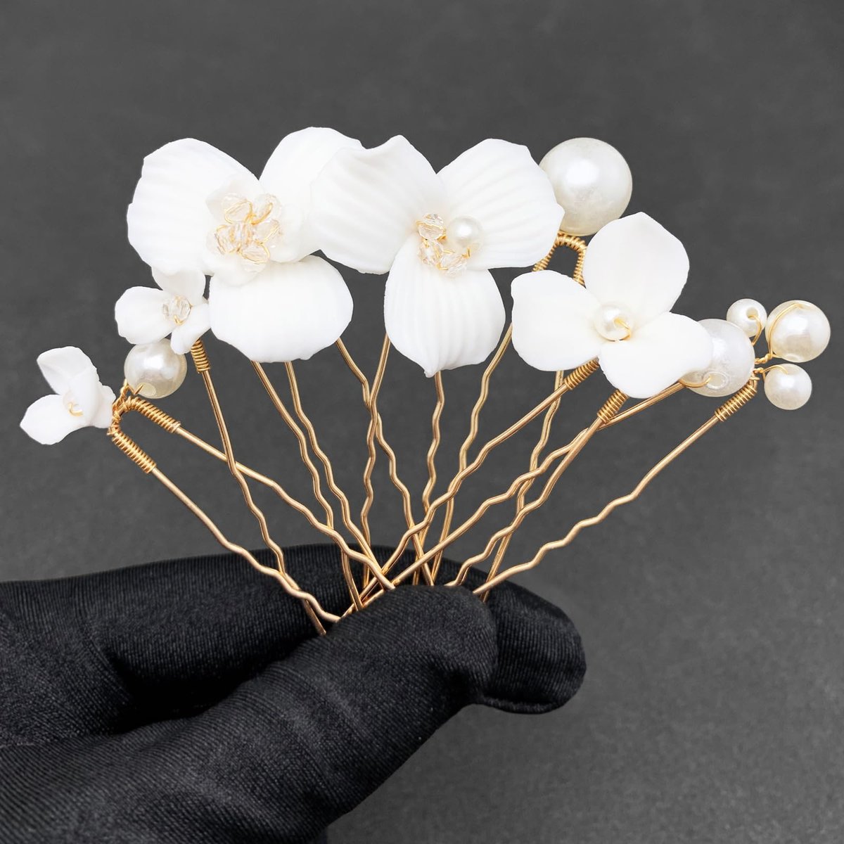 PRETTYLIFE 7-teilige weiße Blumen-Haarnadeln für Hochzeiten – Elegante Braut-Keramikblüten-Perlen-Haaraccessoires für Frauen