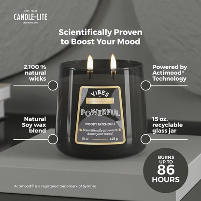 Candle-Lite Vibes Woody Patchouli Stimmungsaufhellende Duftkerzen, 425 g Glas, Aromatherapie, Stolz in den USA gegossen, 2 Dochte, 86 Stunden Brenndauer, Perfektes Entspannungsgeschenk