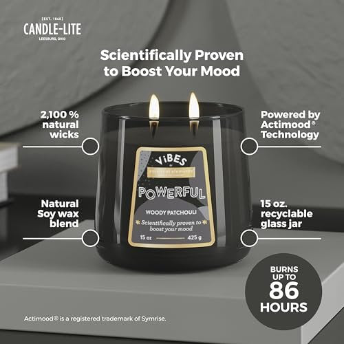 Candle-Lite Vibes Woody Patchouli Stimmungsaufhellende Duftkerzen, 425 g Glas, Aromatherapie, Stolz in den USA gegossen, 2 Dochte, 86 Stunden Brenndauer, Perfektes Entspannungsgeschenk