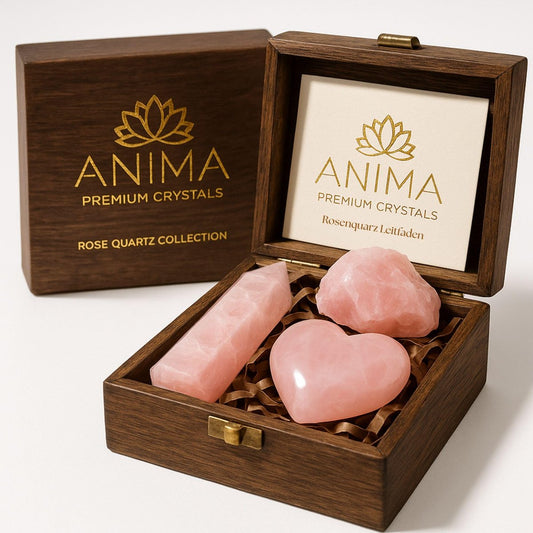 Anima Premium Rosenquarz Kristall Set für Liebe, Heilung & Harmonie – Authentischer Madagaskar Rosenquarz Herzstein, Turm & Rohkristall in eleganter Holzgeschenkbox – verantwortungsvoll beschafft