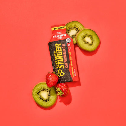 Honey Stinger Organic Strawberry Kiwi Energy Gel, koffeinhaltig & glutenfrei, für Sport, Laufen und Leistung, Sporternährung für Zuhause & Fitnessstudio, vor und während dem Training, 12er Pack, 13,2 Unzen