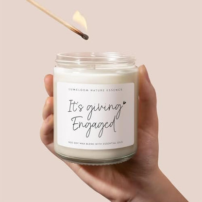 LUMELOOM Verlobungsgeschenk für Paare, Brautgeschenk, 9oz Lavendelduft Sojawachs-Kerze, Beste Verlobungskerze für Frauen, Braut, Verlobte, Junggesellinnenparty, Verlobungsparty-Dekoration